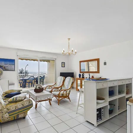 3 Pieces En Bord De Avec Terrasse Et Parking, 6 Personnes - Fr-1-423-293 * Le Grau-dʼAgde